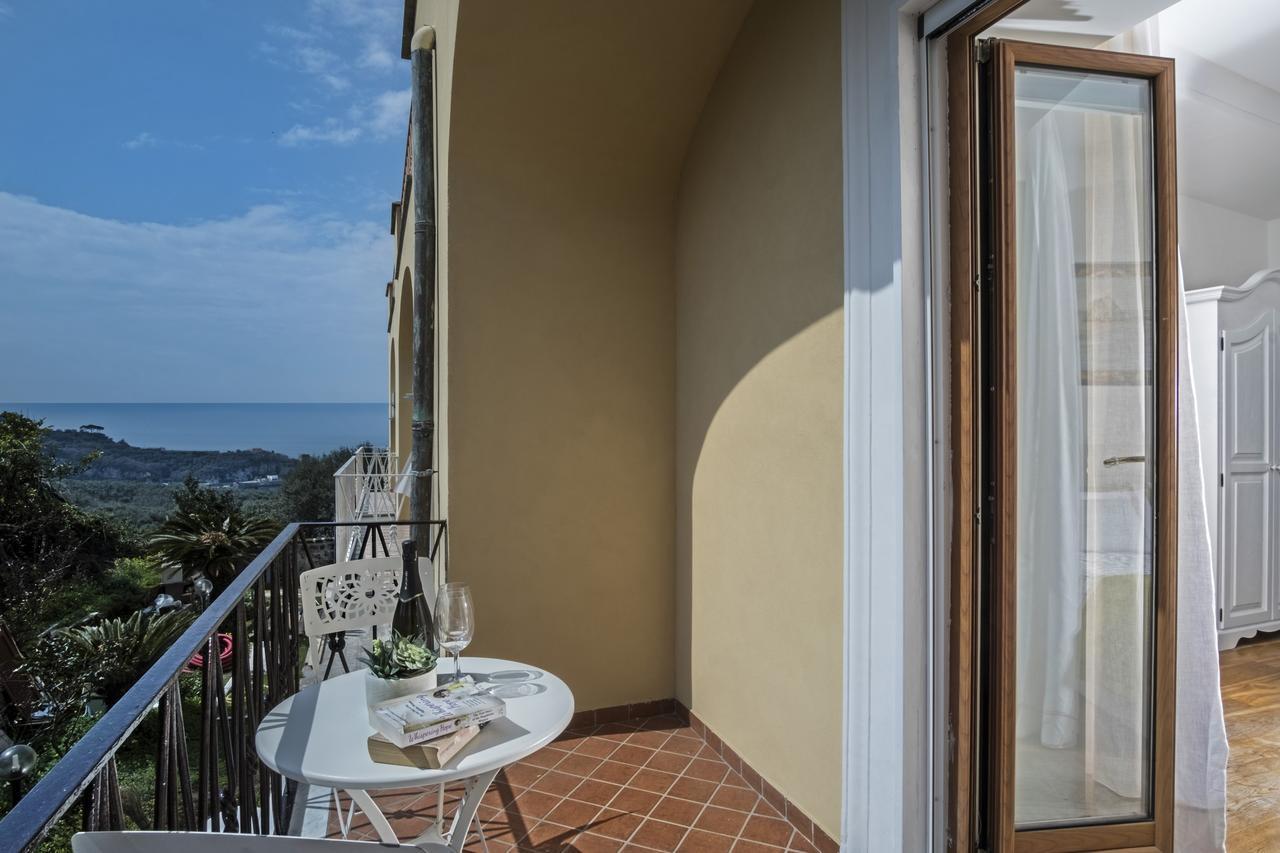 Faraglioni Di Sorrento Guesthouse エクステリア 写真